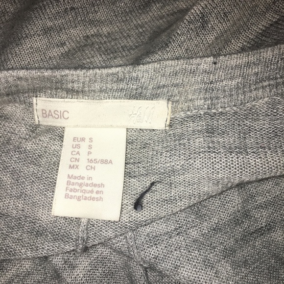 H&M  Gray Cardigan - Picture 4 of 4
